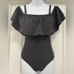 VENUS Elegant Black Garment